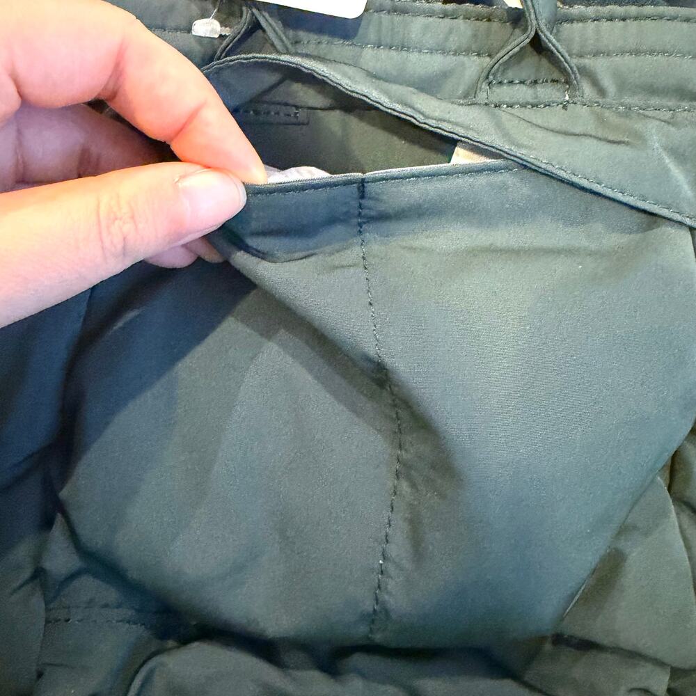 Uniqlo 2Way Utility Mini Bag in Dark Green - Picture 11 of 12
